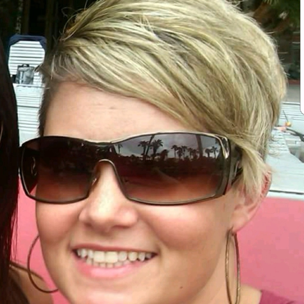 Meet your Posher, Janet